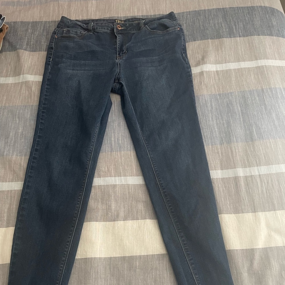 dark wash super comfy jeans like new
